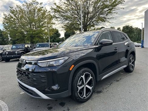 New 2025 Volkswagen Tiguan SE image 1