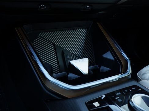 Used 2025 BMW X3 xDrive30i w/ Convenience Package image 20