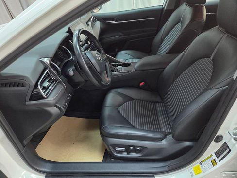 Used 2022 Toyota Camry SE FWD image 14