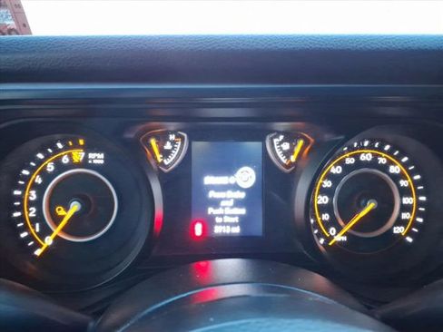 Used 2025 Jeep Gladiator Sport image 16