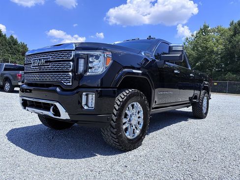 Used 2022 GMC Sierra 2500 Denali w/ Denali Black Diamond Edition AWD/4WD image 1
