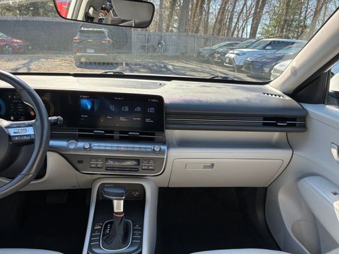 Used 2025 Hyundai Kona SEL image 38