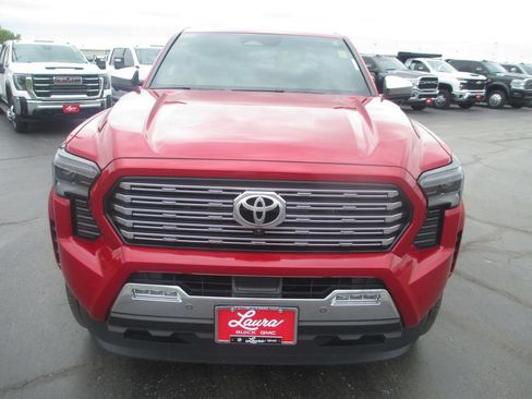 Used 2024 Toyota Tacoma Limited AWD/4WD image 13