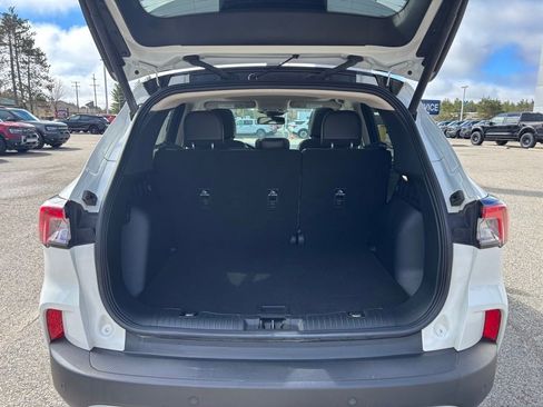 Used 2020 Ford Escape Titanium image 16