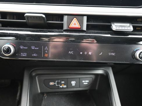 Used 2025 Kia K5 LXS image 11