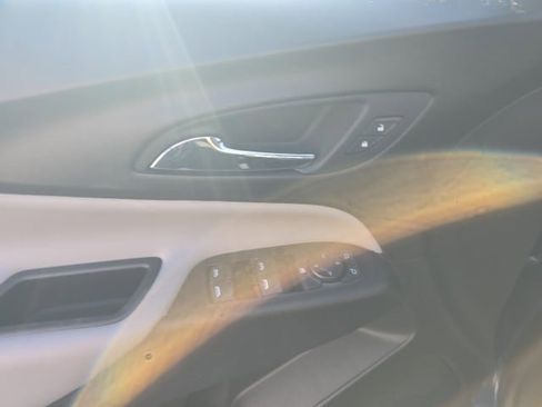 Used 2019 Chevrolet Equinox LT image 21