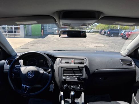 Used 2012 Volkswagen Jetta SE FWD image 9