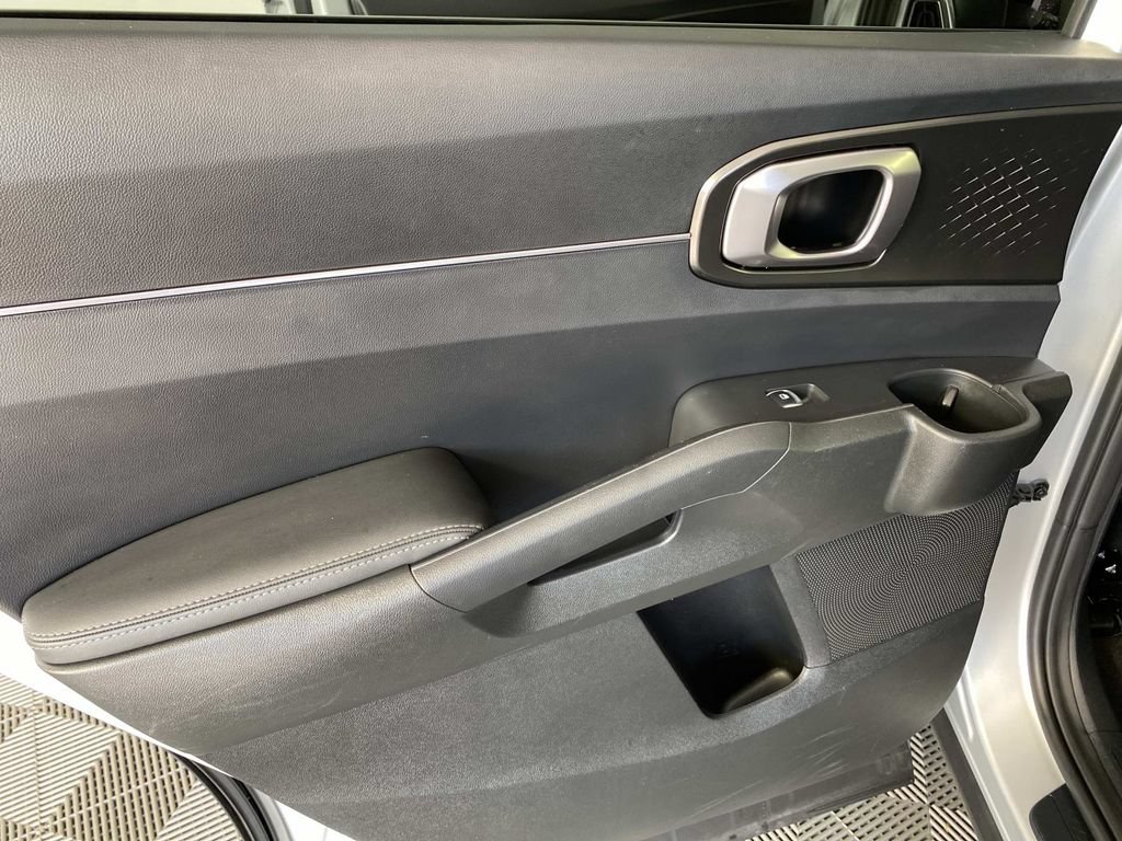 Used 2025 Kia Sorento EX w/ EX Panoramic Sunroof Package AWD/4WD image 27