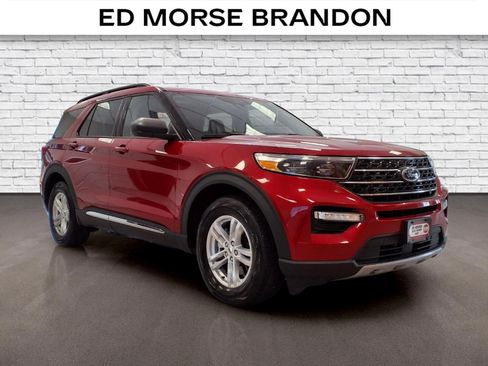 Used 2023 Ford Explorer XLT w/ Equipment Group 202A RWD image 6