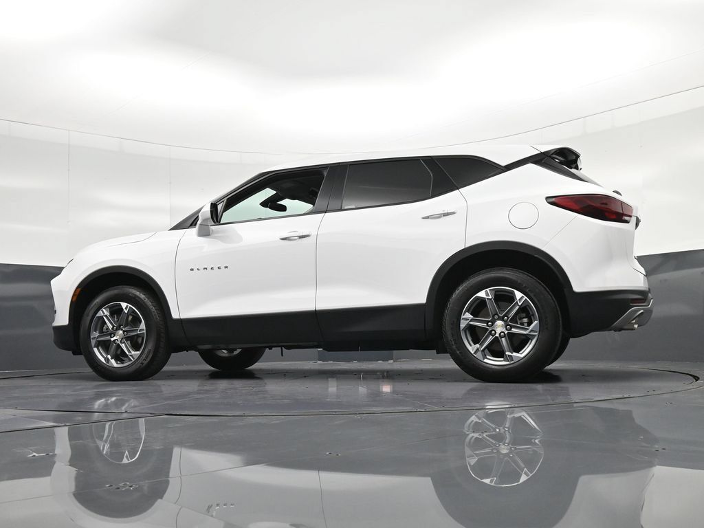 Used 2023 Chevrolet Blazer LT FWD image 35