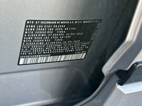 Used 2021 Volkswagen Tiguan SE R-Line image 34