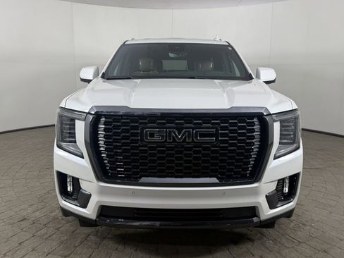 Used 2023 GMC Yukon Denali Ultimate image 2