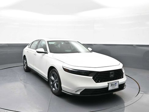 Used 2024 Honda Accord EX image 3