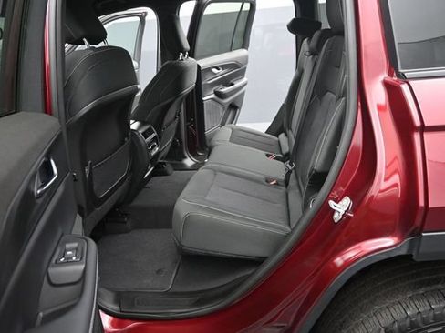 Used 2024 Jeep Grand Cherokee Laredo AWD/4WD image 13