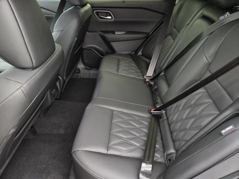 New 2026 Nissan Rogue Platinum AWD/4WD image 13