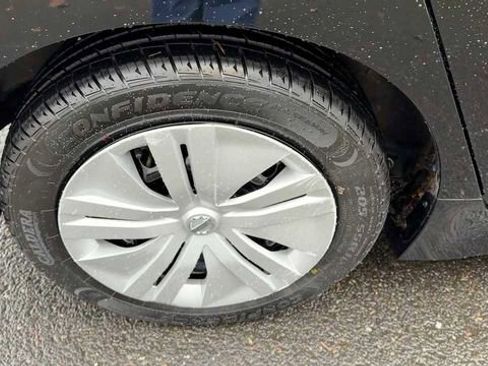 Certified 2022 Nissan Leaf S image 6