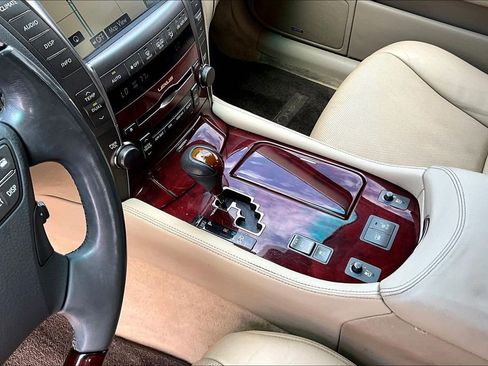 Used 2009 Lexus LS 460 RWD image 18