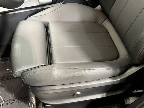 Certified 2025 Mercedes-Benz GLB 250 4MATIC image 19