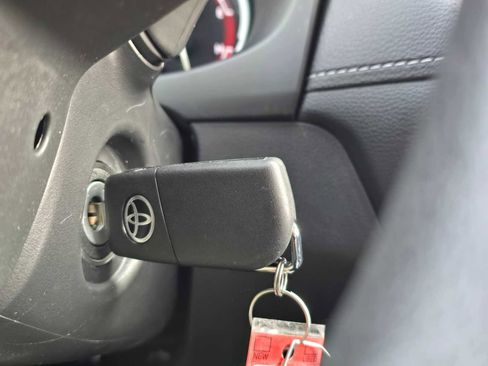 Certified 2025 Toyota RAV4 LE image 28