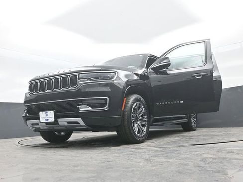 Used 2024 Jeep Wagoneer L Series II w/ Flexible Seating Group image 45