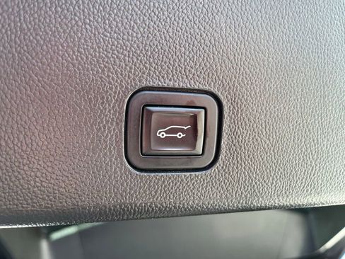 Used 2012 Cadillac SRX Luxury FWD image 31