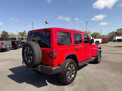 New 2026 Jeep Wrangler Unlimited Sahara AWD/4WD image 3