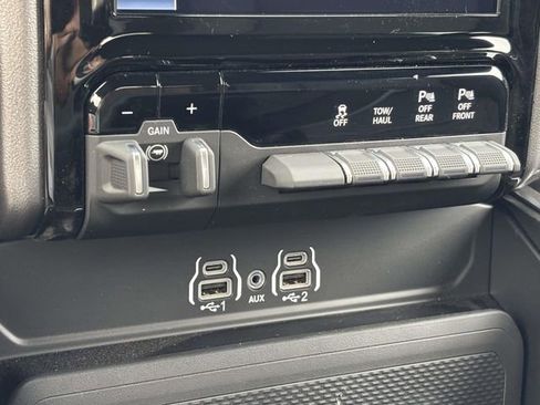 New 2025 RAM 2500 Big Horn image 25