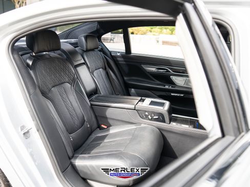 Used 2016 BMW 750i xDrive image 18