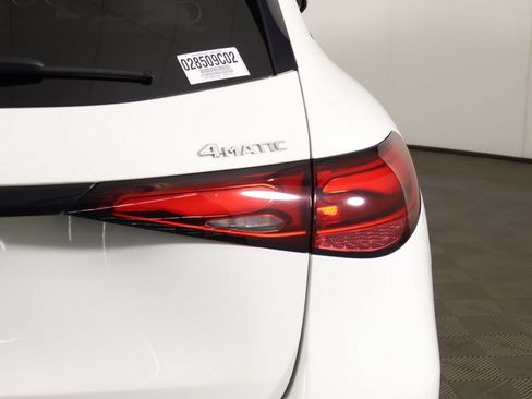 Used 2023 Mercedes-Benz GLC 300 4MATIC image 17