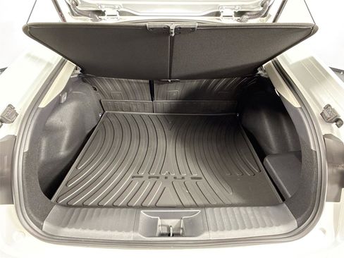 Used 2025 Toyota Prius Plug-In Hybrid image 33