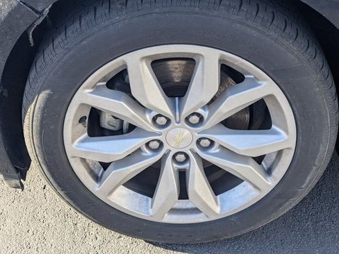 Used 2017 Chevrolet Impala LT image 12