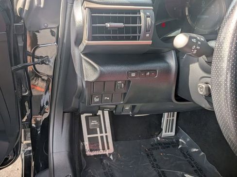 Used 2016 Lexus RC 200t image 15