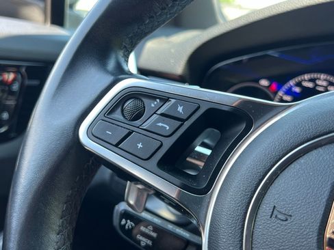 Certified 2020 Porsche Cayenne AWD/4WD image 21