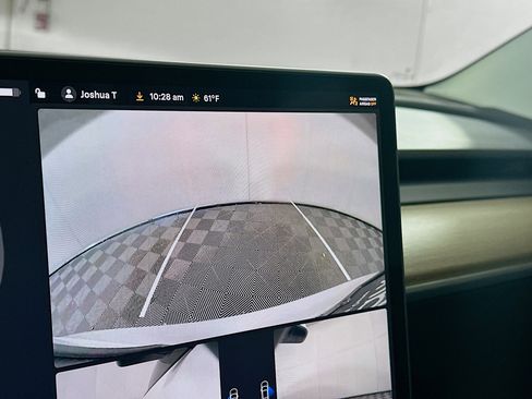 Used 2023 Tesla Model 3 Standard Range image 22