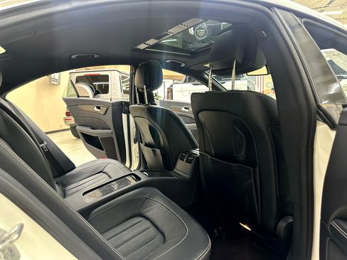 Used 2014 Mercedes-Benz CLS 550 4MATIC w/ Premium 1 Package image 36
