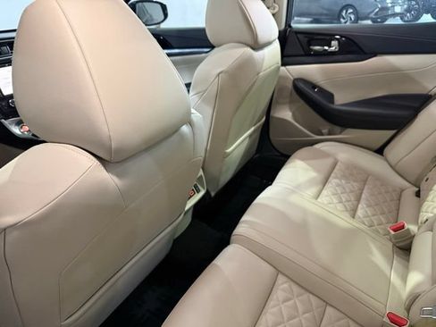 Used 2022 Nissan Maxima Platinum w/ Sport Mat Group FWD image 31