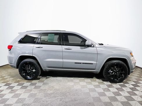 Used 2021 Jeep Grand Cherokee Laredo X AWD/4WD image 8