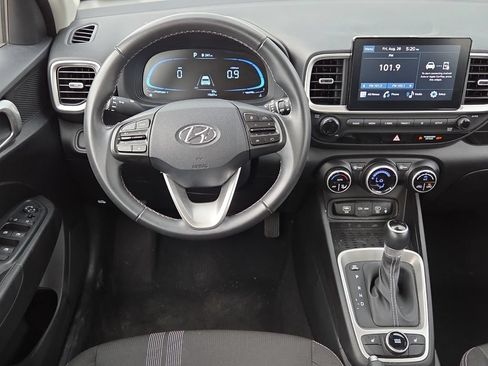 Used 2026 Hyundai Venue SEL FWD image 14