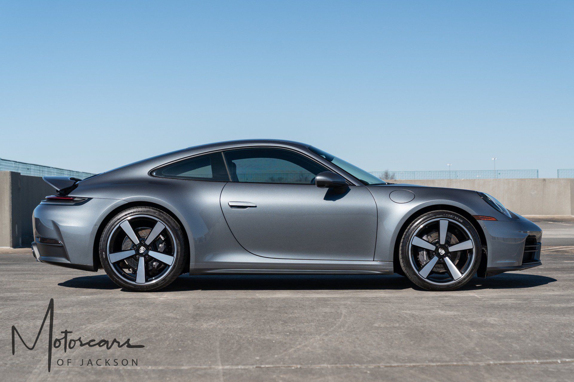 Used 2025 Porsche 911 Carrera RWD image 5