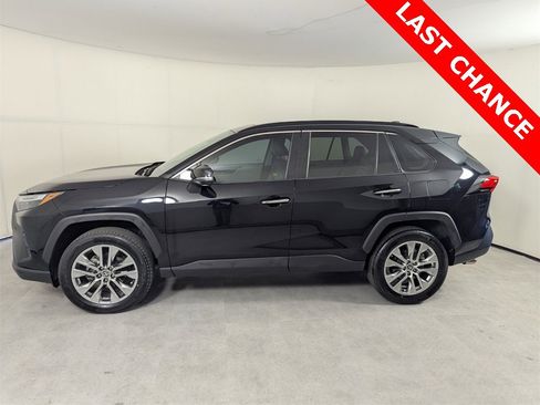 Used 2022 Toyota RAV4 Limited image 7