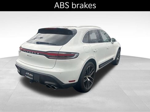 Used 2023 Porsche Macan image 8
