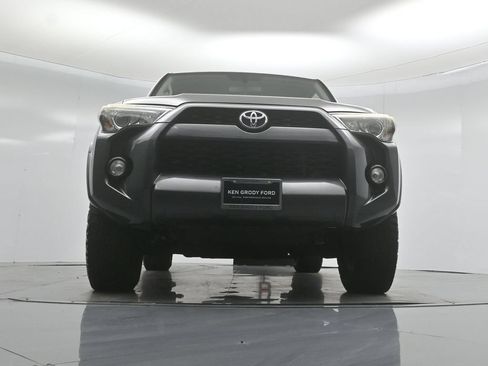 Used 2014 Toyota 4Runner SR5 RWD image 41