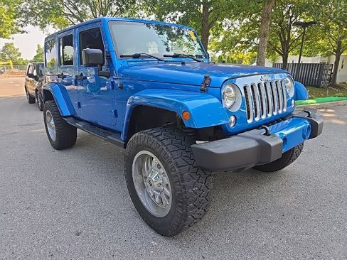 Used 2016 Jeep Wrangler Unlimited Sahara AWD/4WD image 2