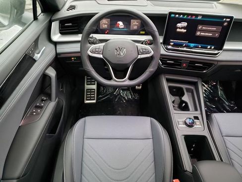 New 2026 Volkswagen Tiguan SE R-Line FWD image 10