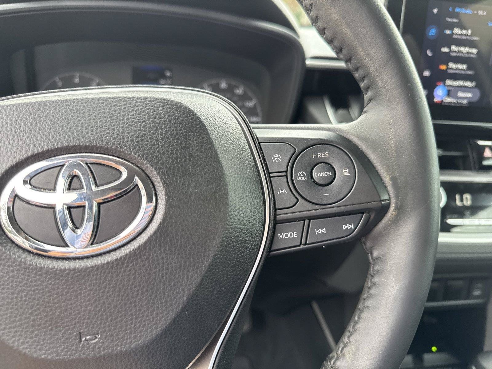 Used 2024 Toyota Corolla Cross LE FWD image 17