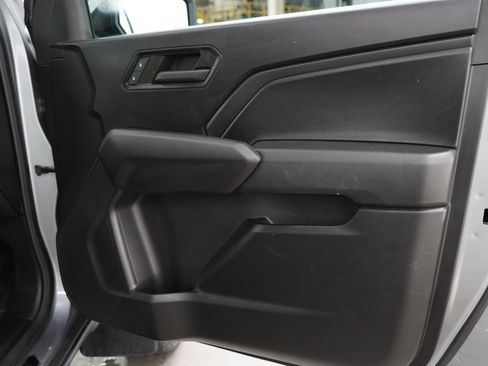 Used 2023 Chevrolet Colorado Trail Boss w/ LPO, Dark Essentials Package AWD/4WD image 9