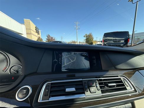 Used 2012 BMW 750Li image 24