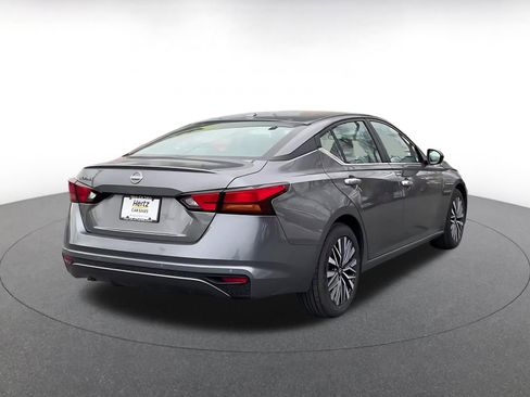 Used 2025 Nissan Altima 2.5 SV image 14