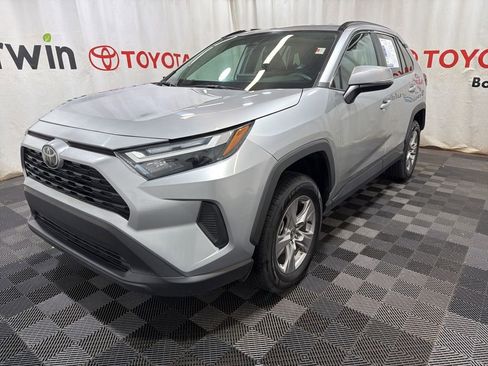 Used 2025 Toyota RAV4 XLE AWD/4WD image 3