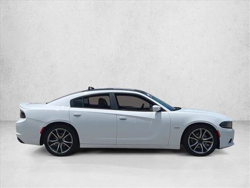 Used 2015 Dodge Charger R/T RWD image 4
